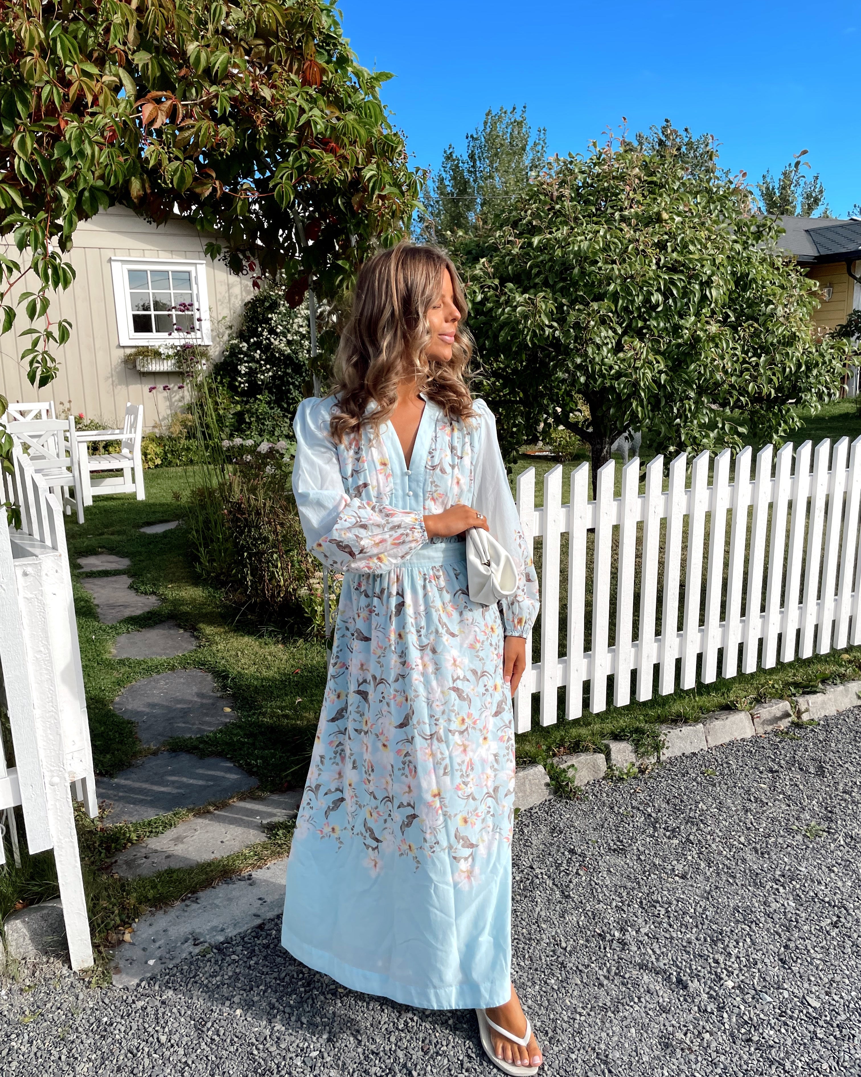 VIZANILA Midi Dress - Nantucket Breeze